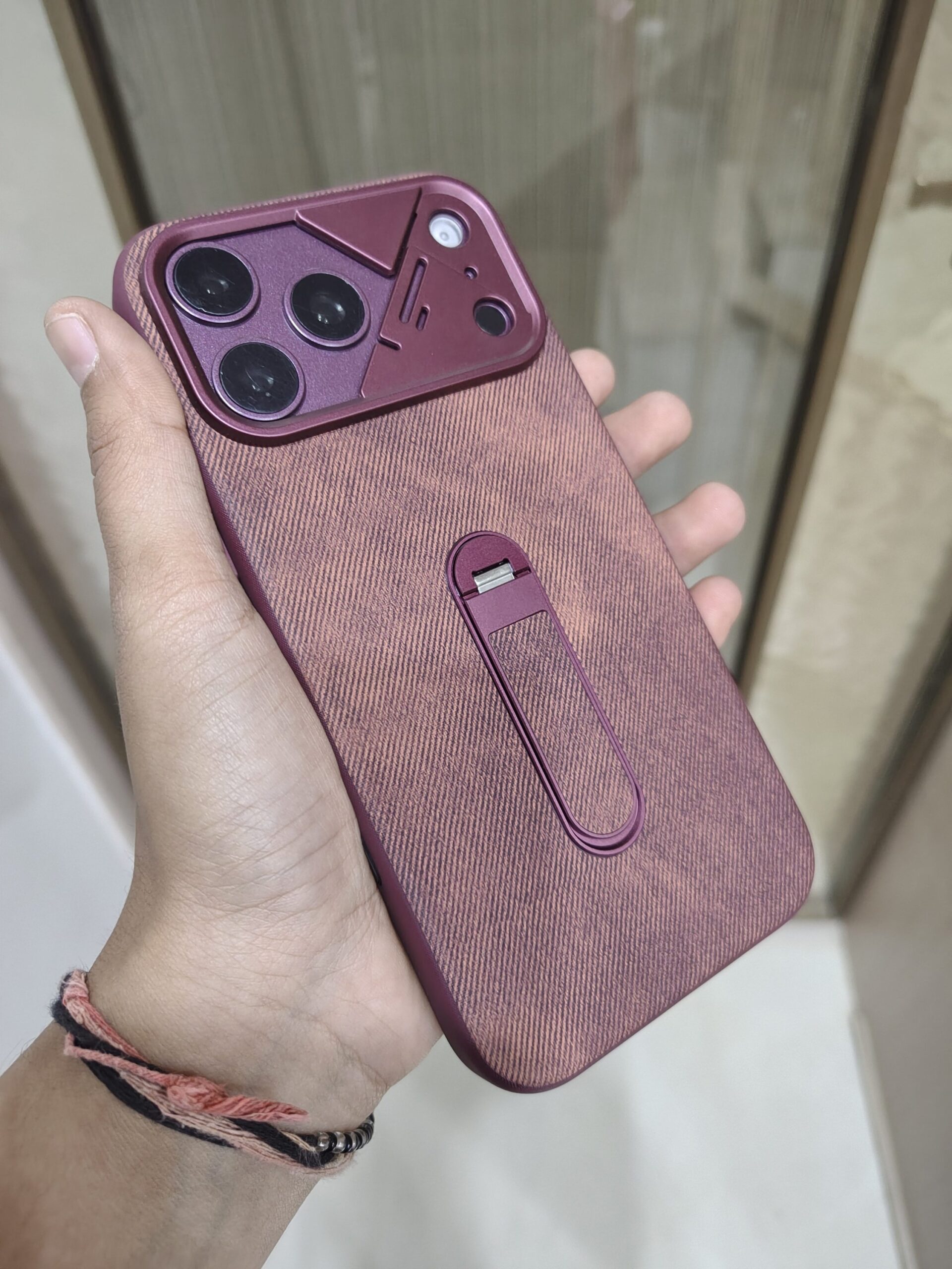 2026/09/2523-scaled.jpg textured PU leather hybrid phone case featuring a built-in vertical kickstand and integrated camera module protection. - Image 1
