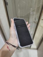 transparent daisy floral print phone case. - Image 4