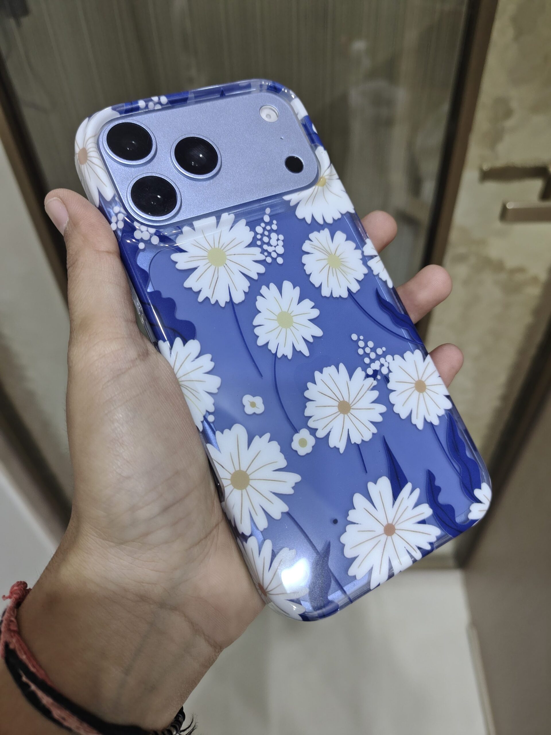 2026/09/2550-scaled.jpg Peeperly Bloom Stroke Crystal Case - Image 1