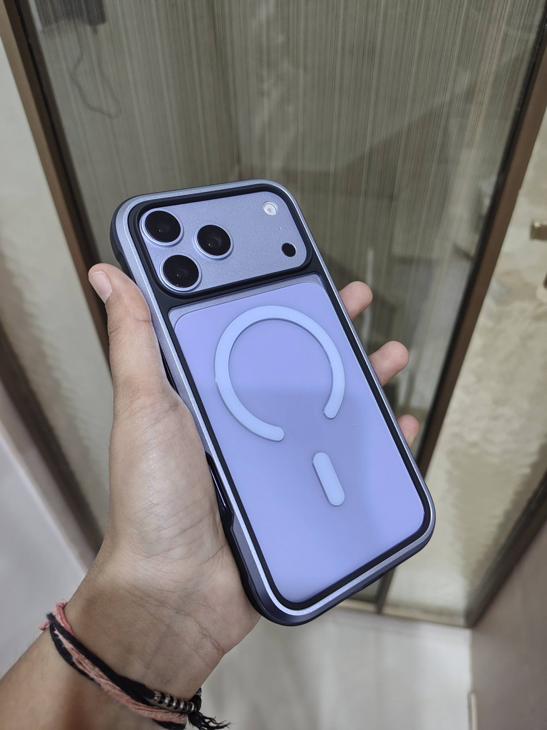 2026/09/2611-scaled.jpg MagSafe-compatible protective phone case designed for smartphones. - Image 1