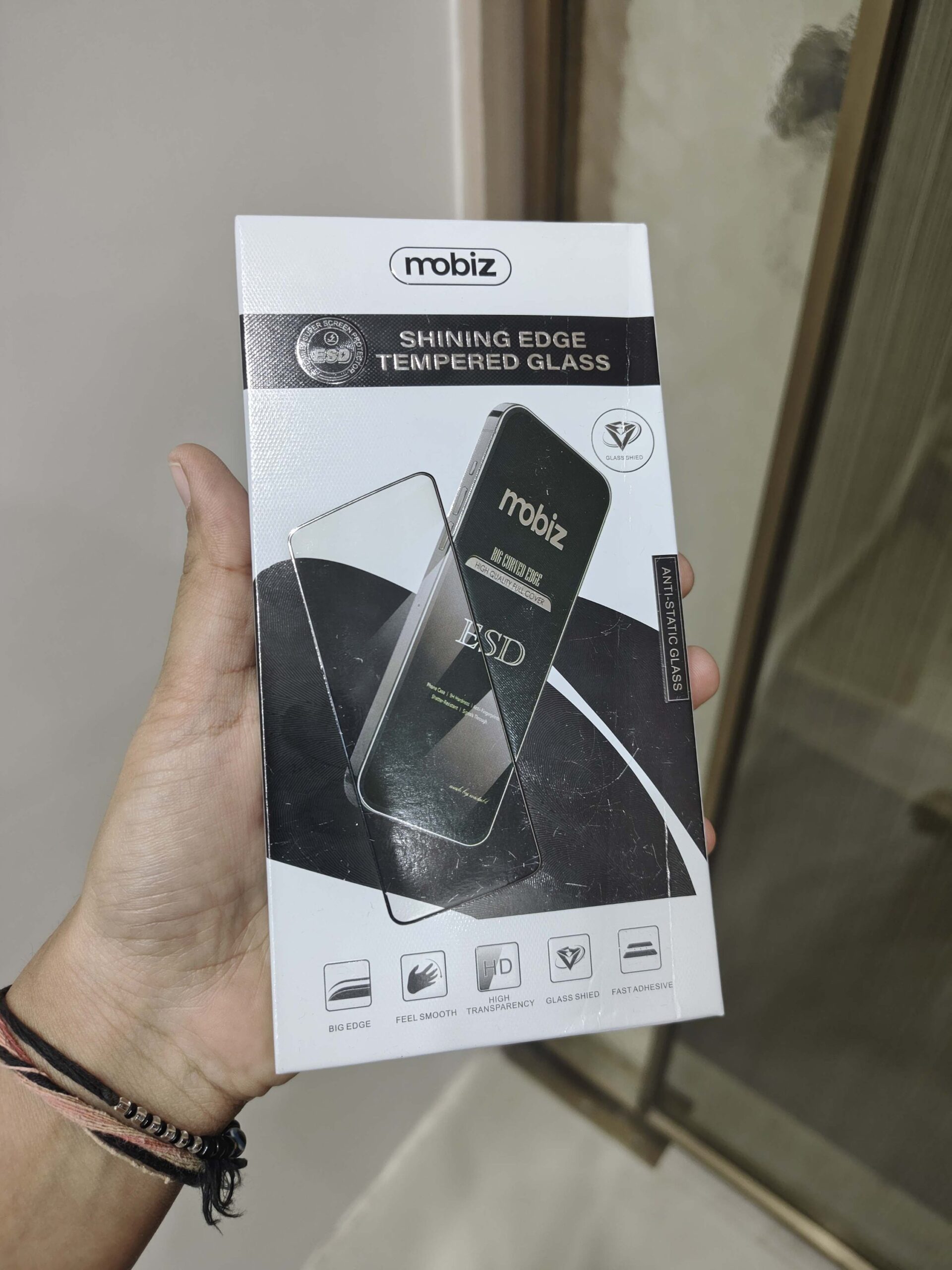 2026/09/3028-scaled.jpg Mobiz Shining Edge Tempered Glass screen protector designed for smartphones. - Image 1