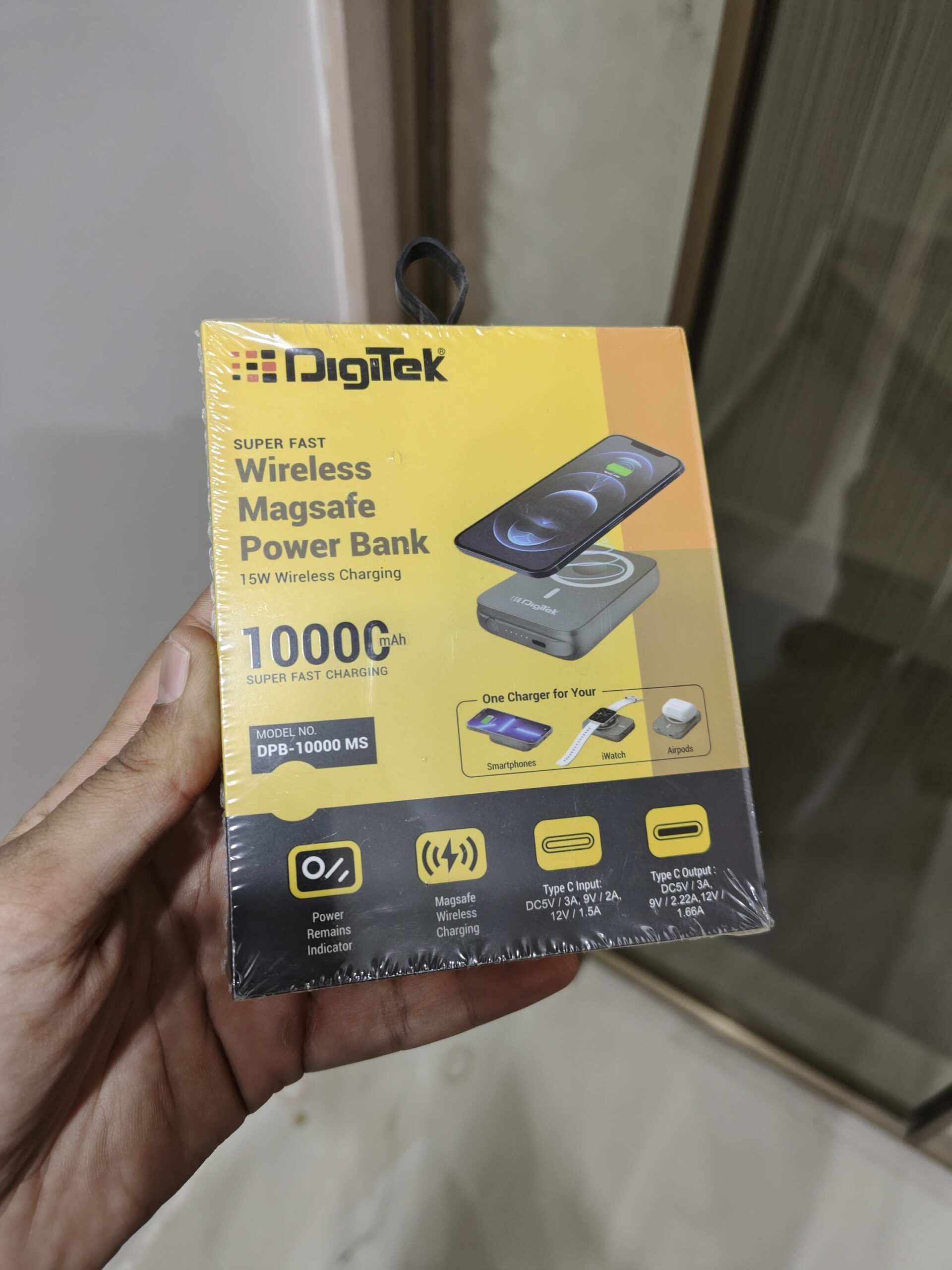2026/09/3810-scaled.jpg Digitek DPB-10000 MS 3-in-1 Super Fast MagSafe Power Bank. - Image 1